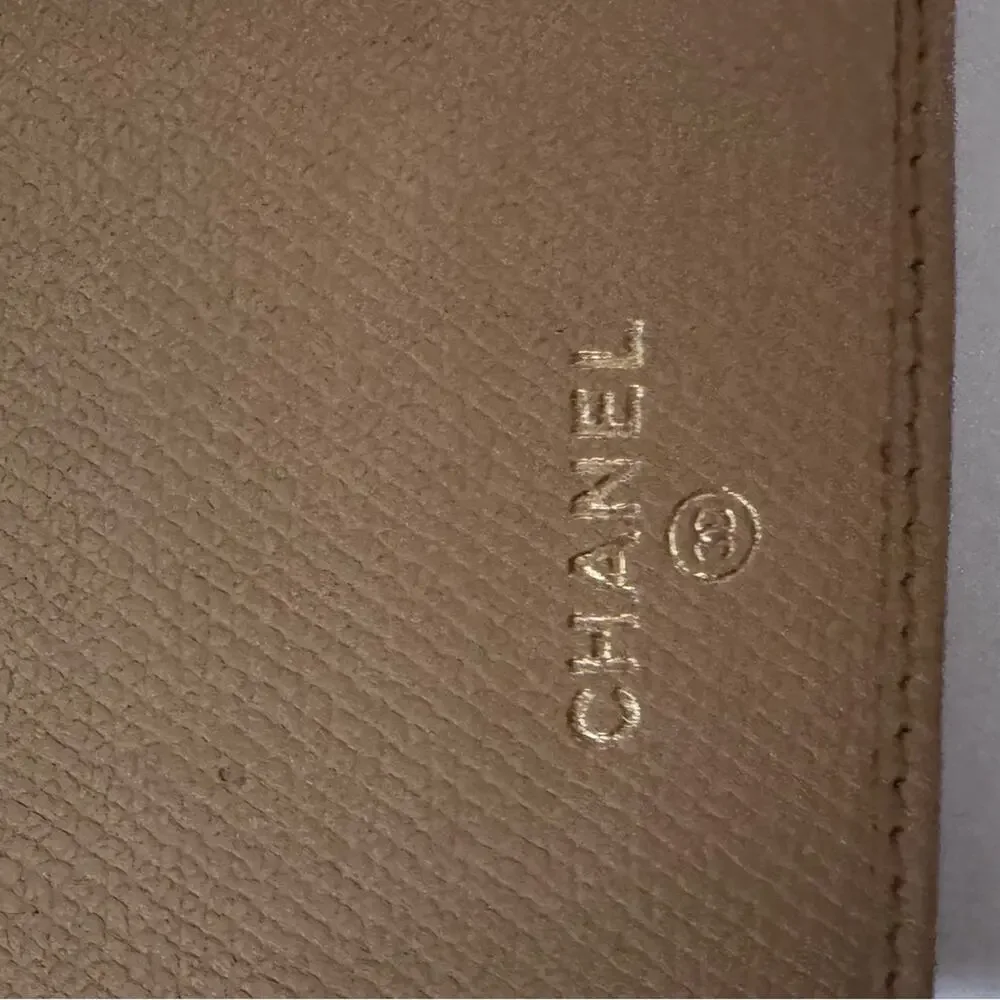 Chanel Vintage Beige‎ Leather Wallet Clutch Authentic CC Logo Snap Closure